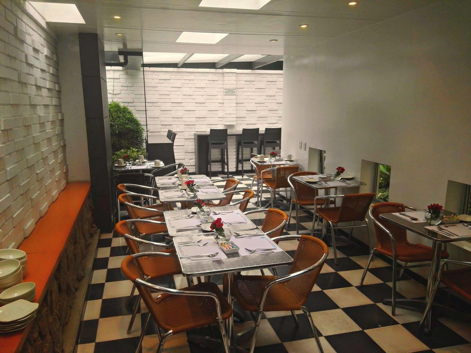 Ayenda Abitare 56 Hotel 3*