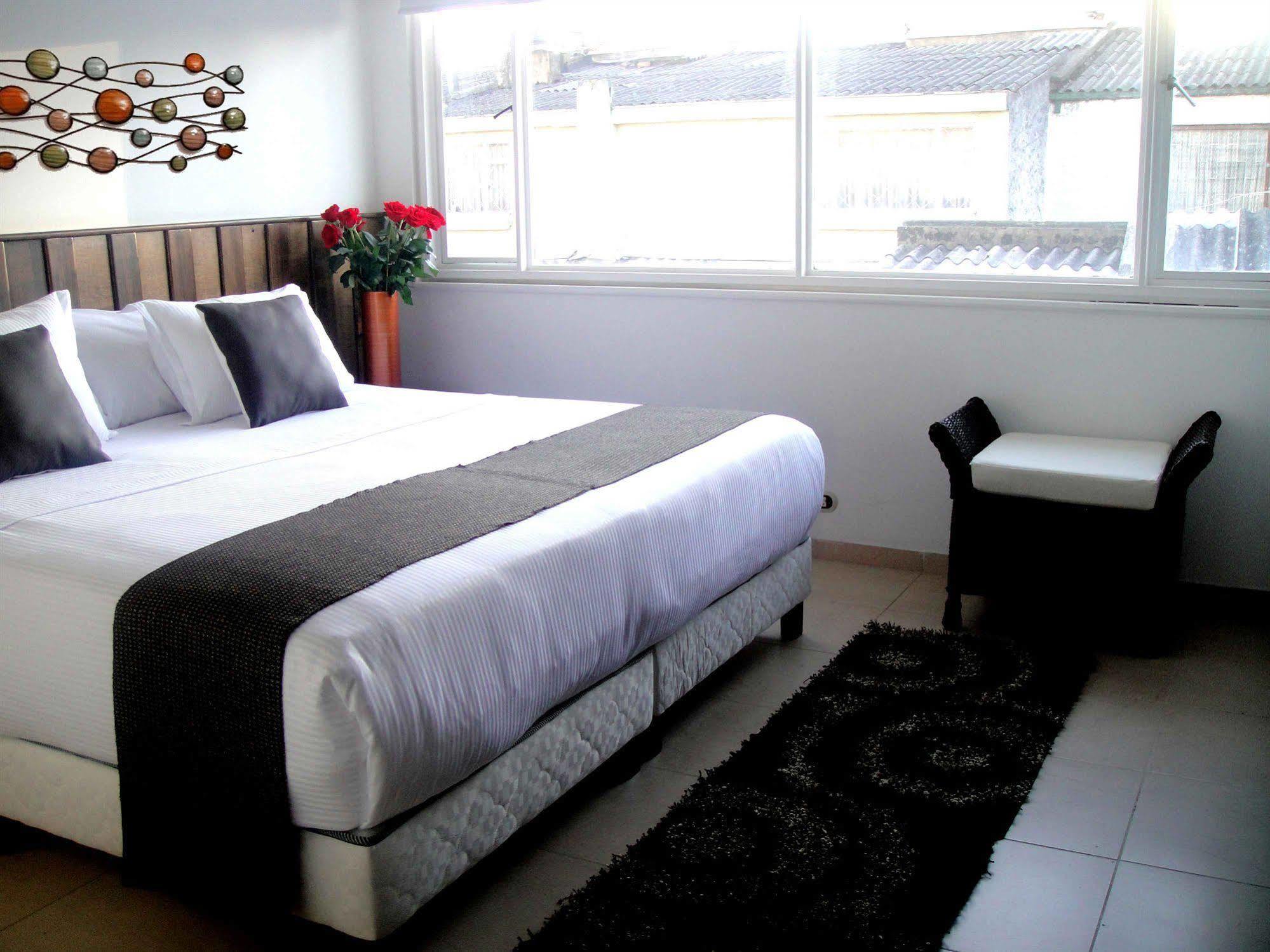 Boutique Embajada De La Feria Hotel