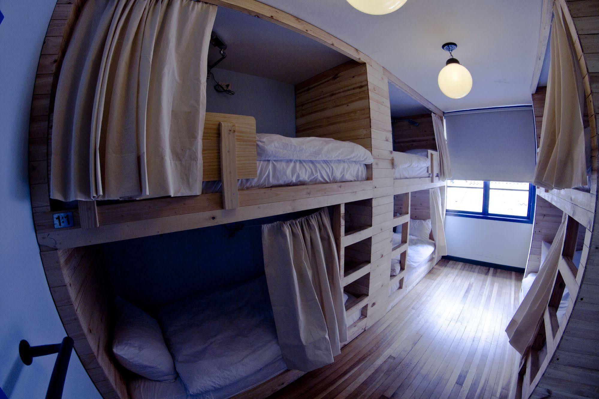 12:12 Hostal