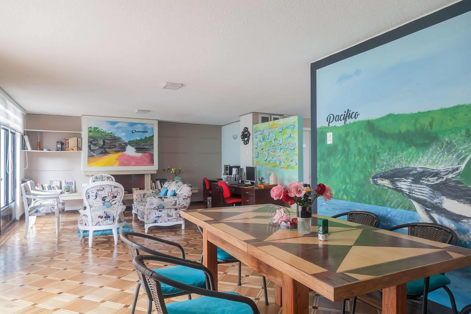 Casa Jota Hotel