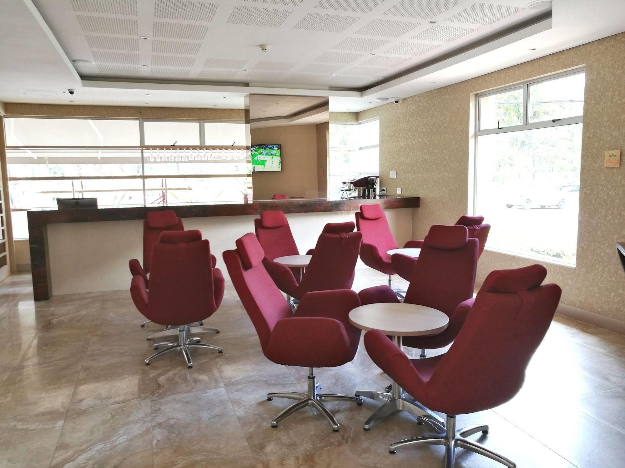 Apartahotel Plaza 4*