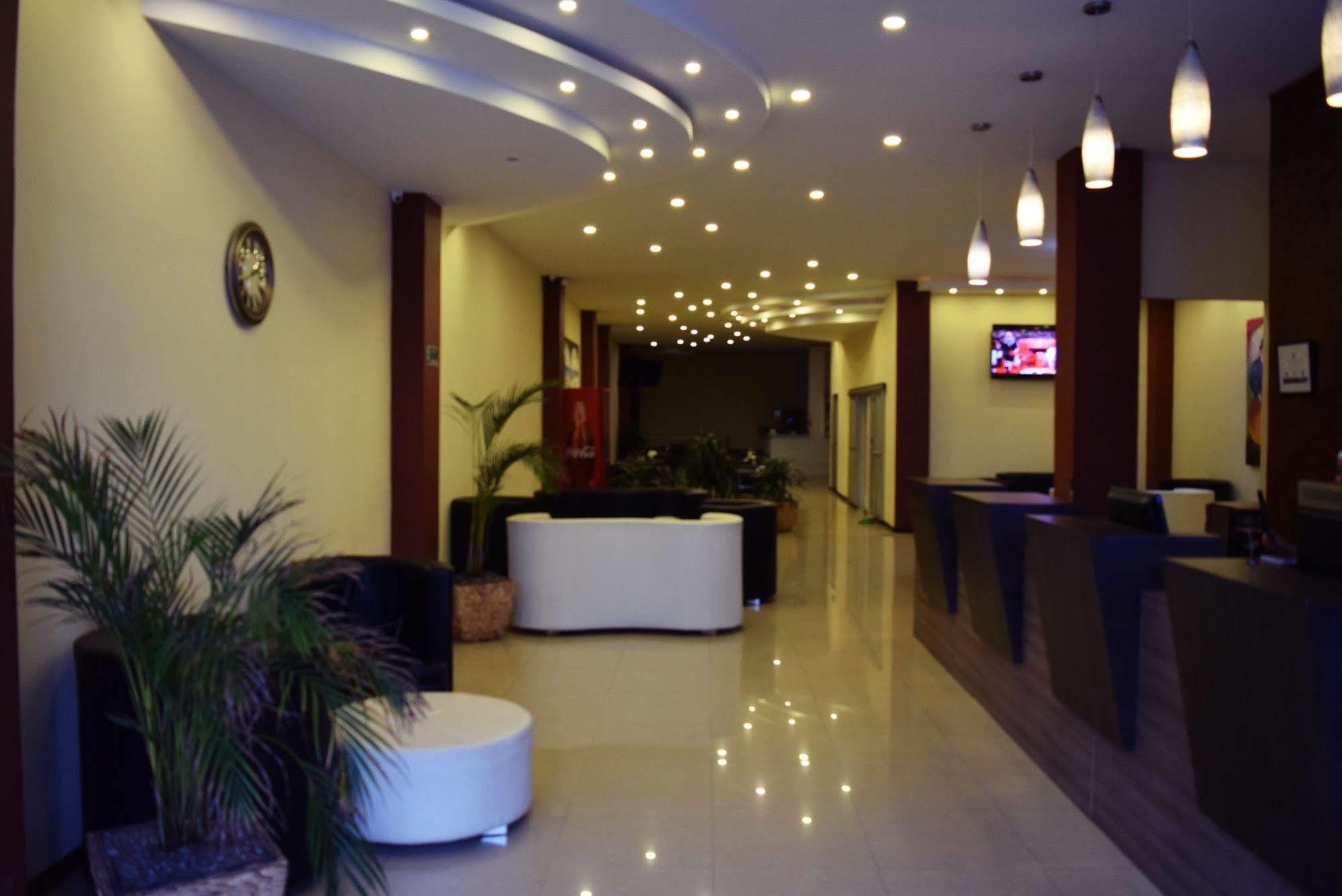 Hotel Ayenda 1063 Golden 4*