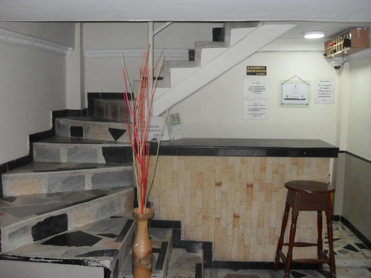 Colonial *