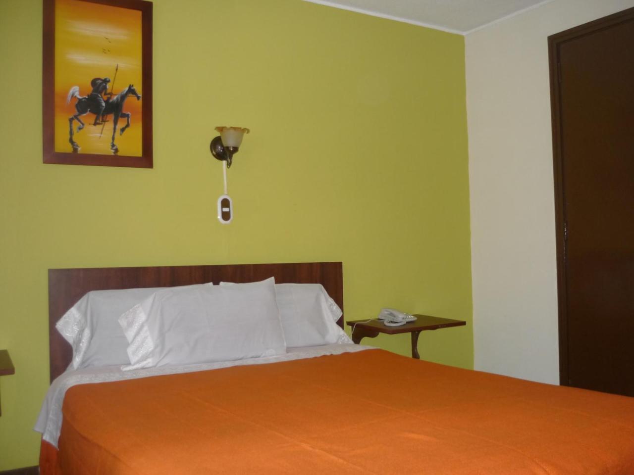 Del Duque Ds Hotel