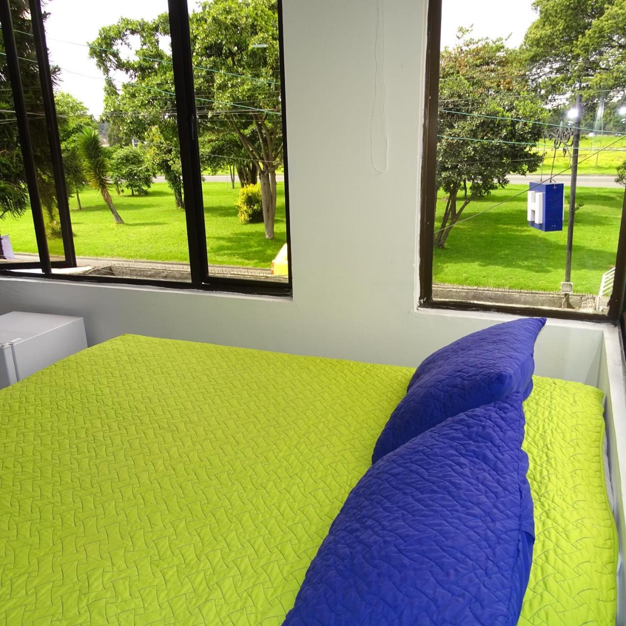 Hostal Violeta Park *