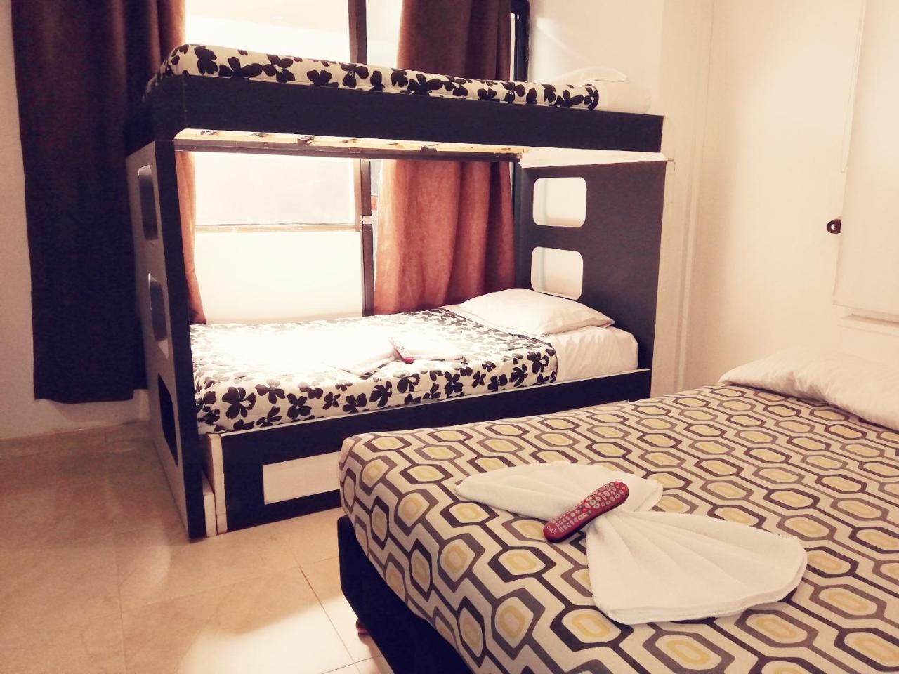 Hostal Violeta Park *