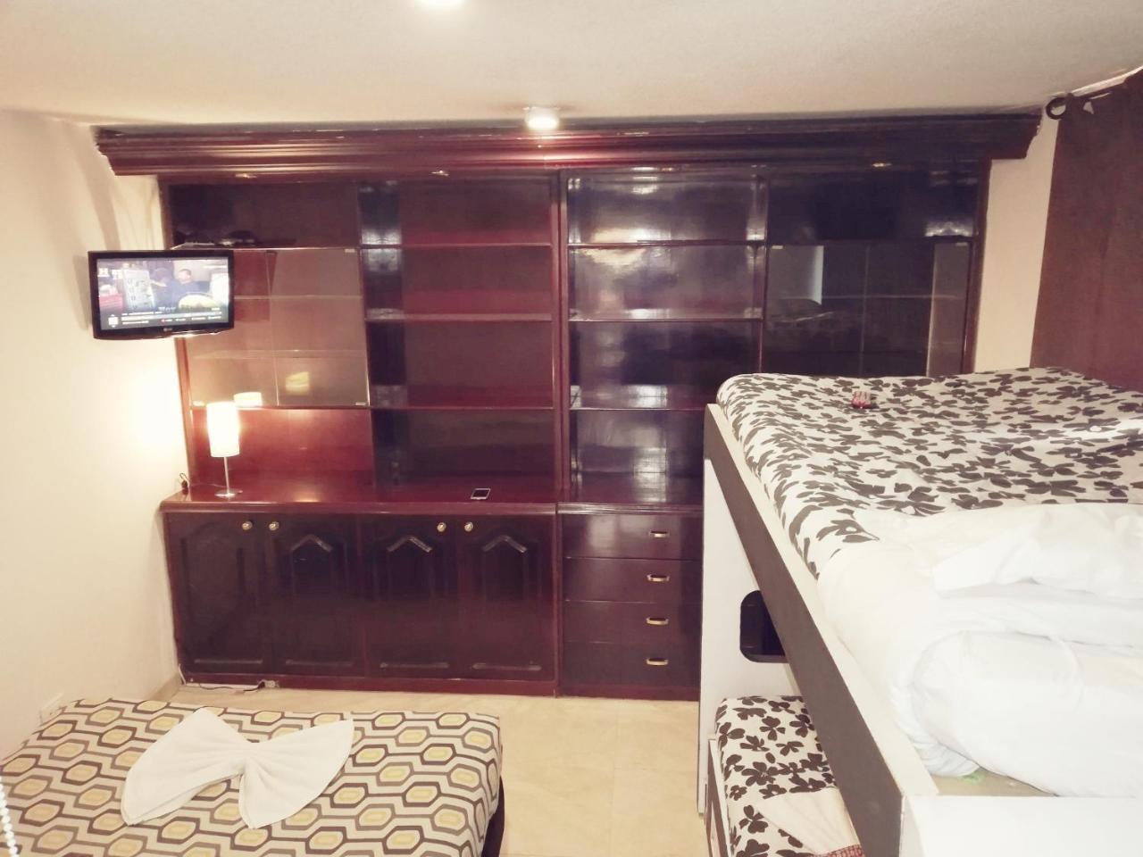 Hostal Violeta Park