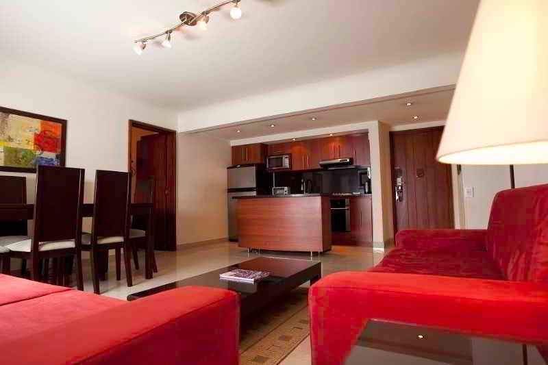 Travelers Y Condominioplenitud Hotel 3*