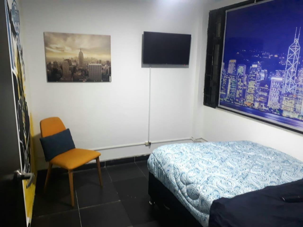Hostal 79 *