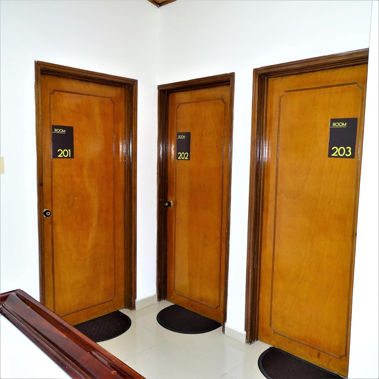 Violeta Park Hostal *