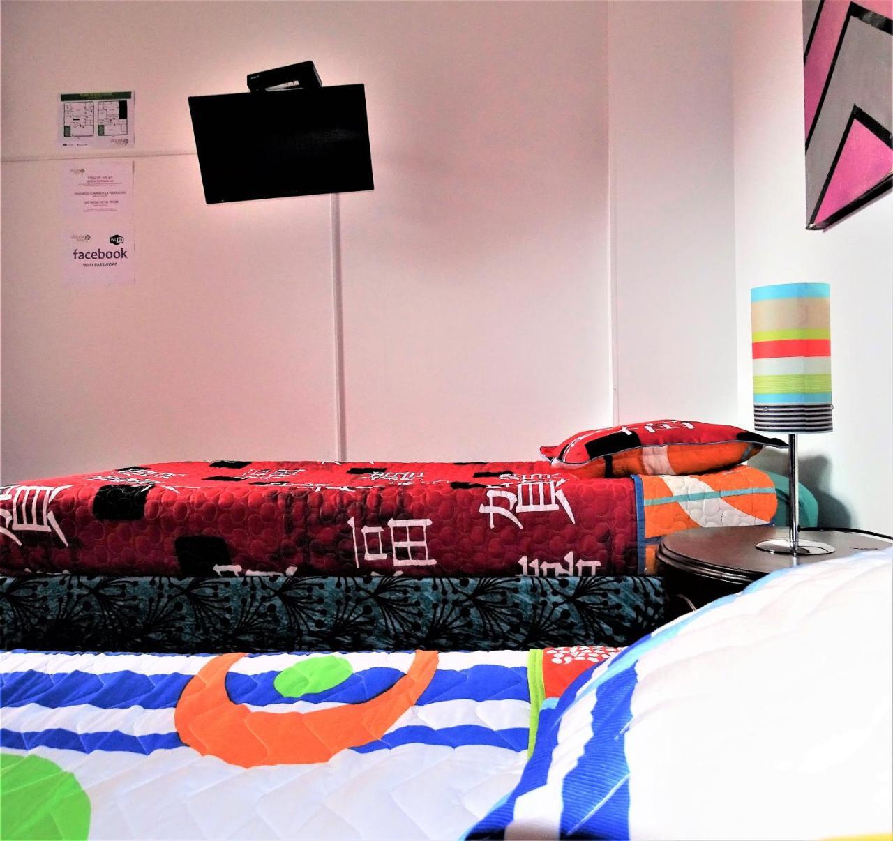 Violeta Park Hostal *