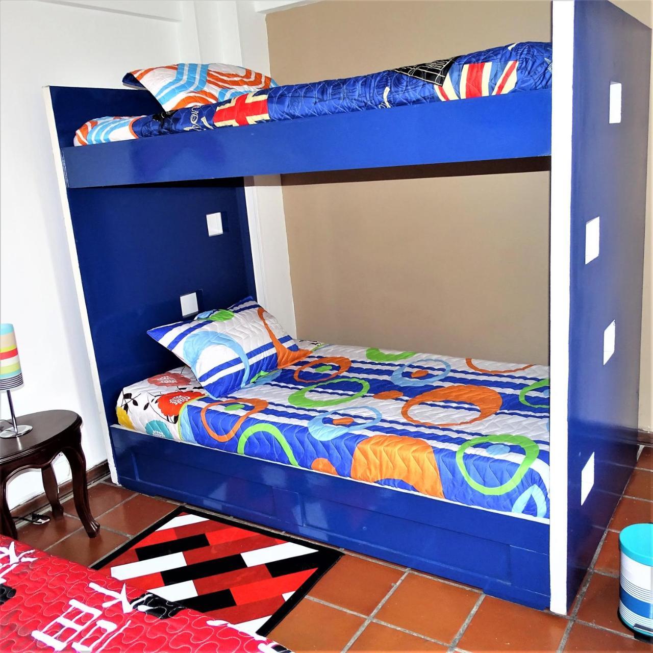 Hostal Violeta Park *