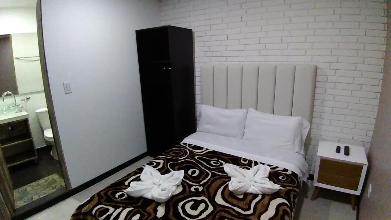 Apartahotel Luxury Suites &