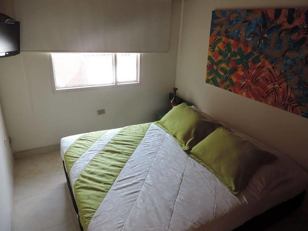 Violeta Park Hostal