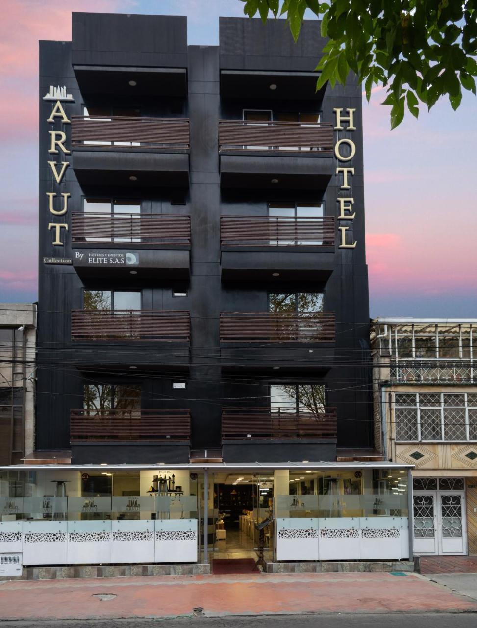 Arvut Collection
