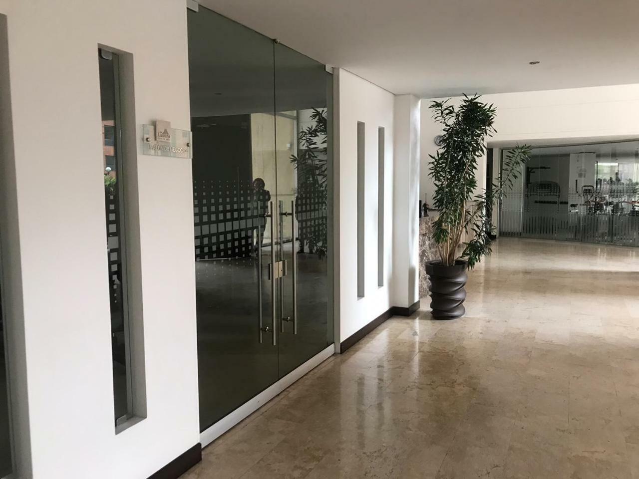 Apartamento Edificio Lumina Calle 100 Con Autopista Apartamento
