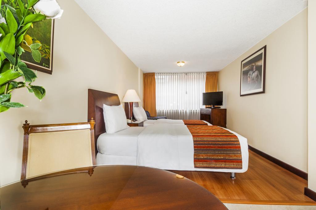 51 Plaza Hotel 3*