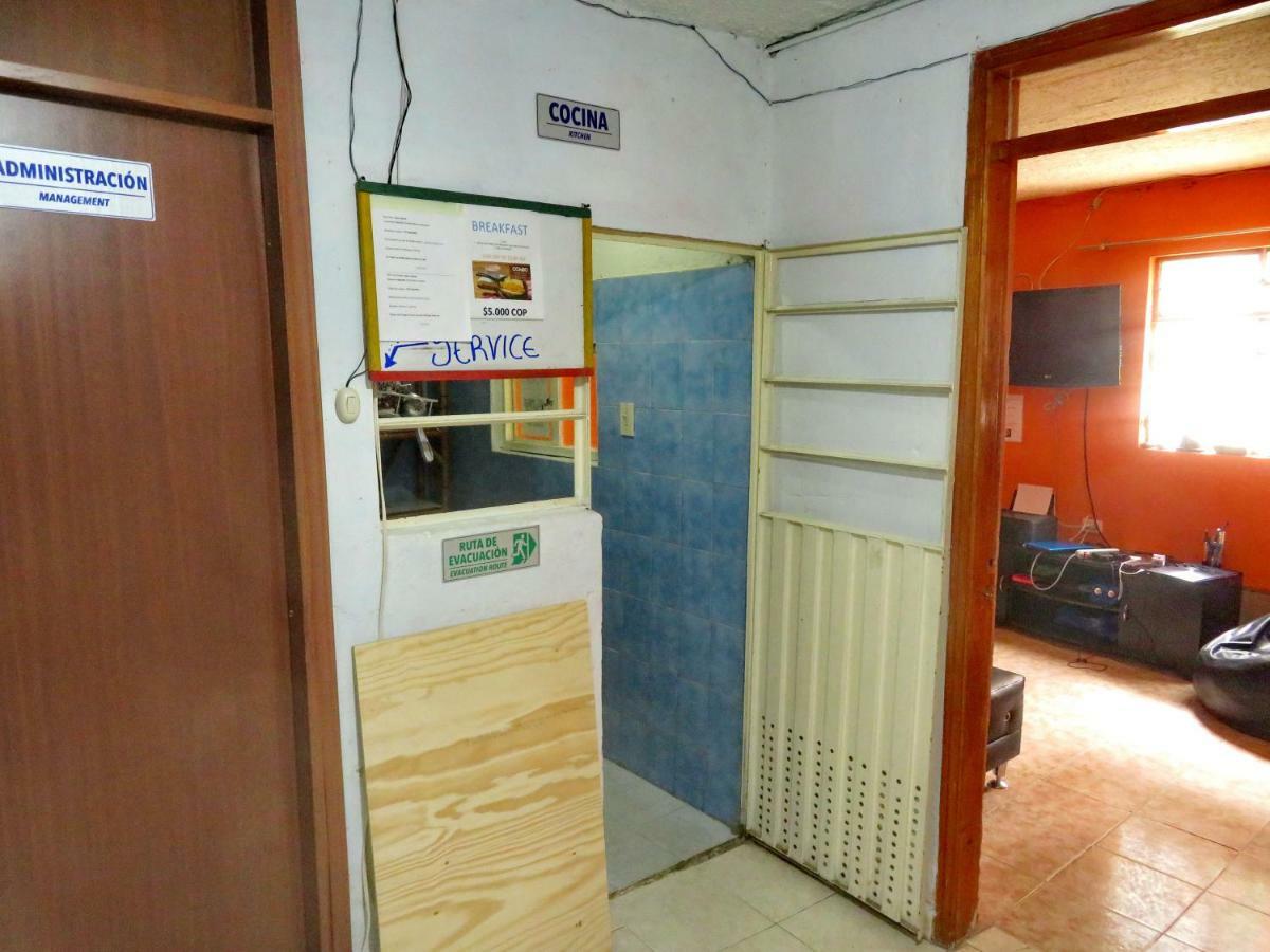 Okar - Airport Hostal Bogotá