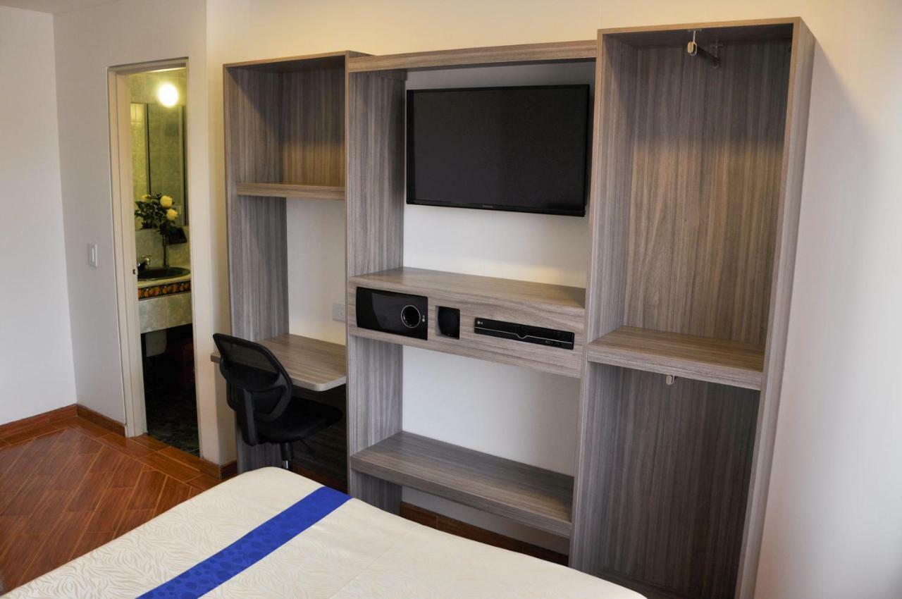 Hostal Suites Royal *