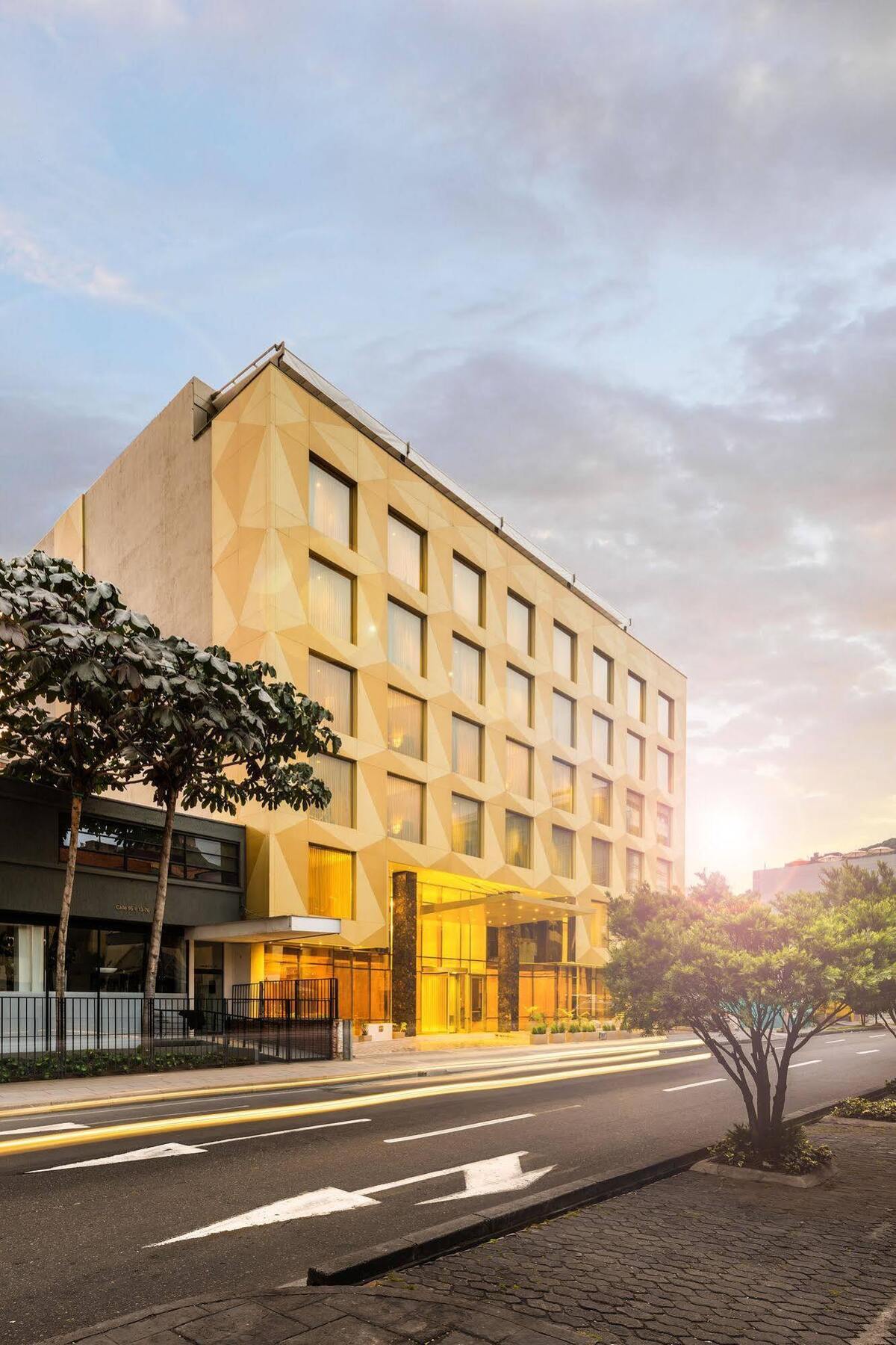 El Dorado Hotel