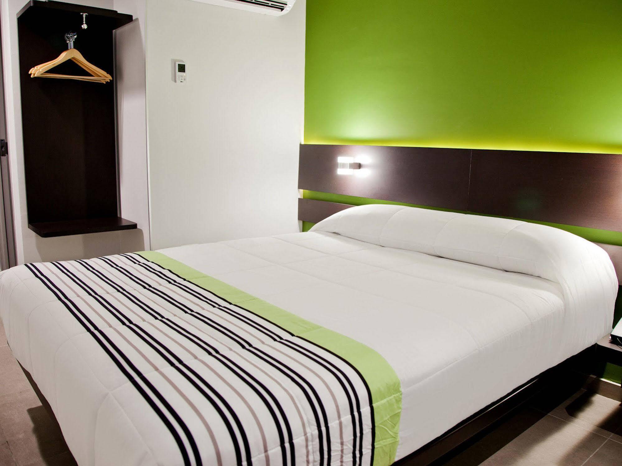 Express Junior By Marriott Aeropuerto Hotel