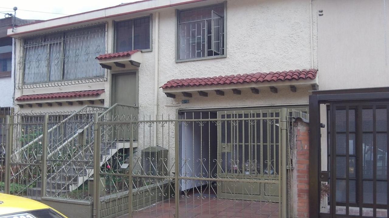 Guest house Casa Huespedes Ana Carolina *