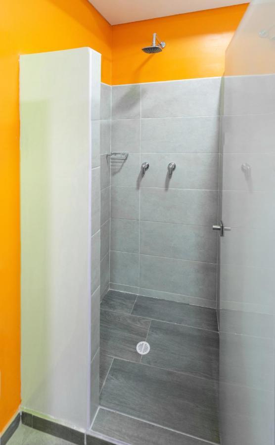 Granada Hostal *