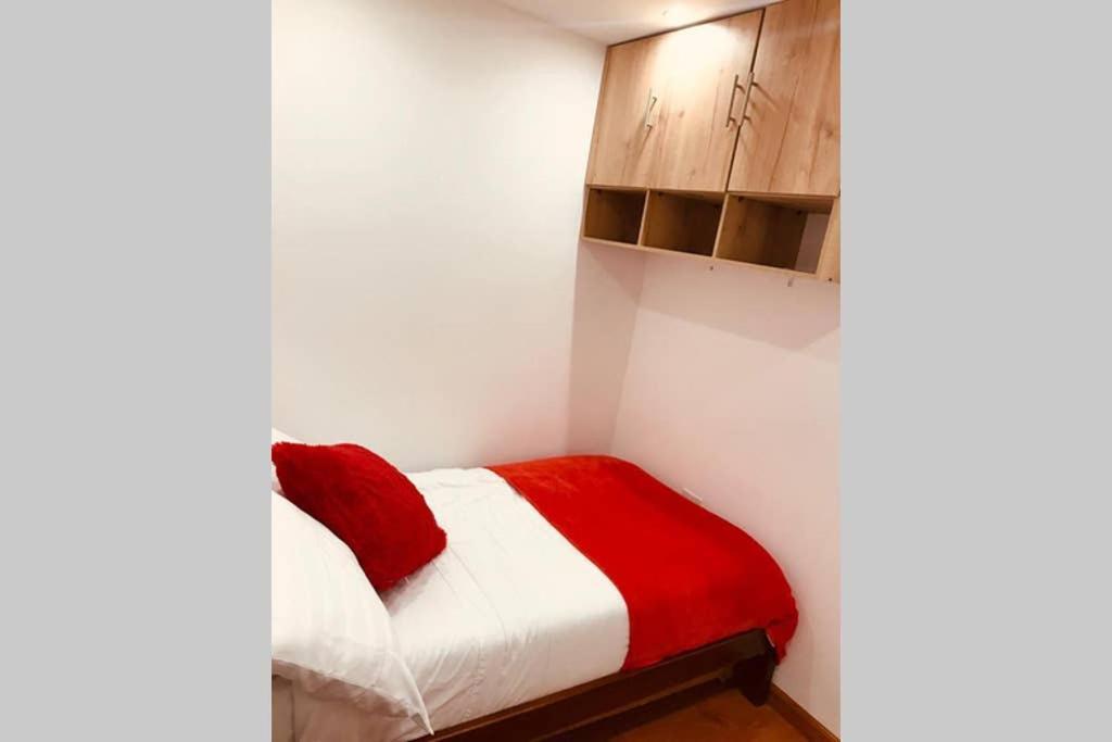 Apartamento Apto5 Nuevo Corferias, Agora, Embajada, G12,un *