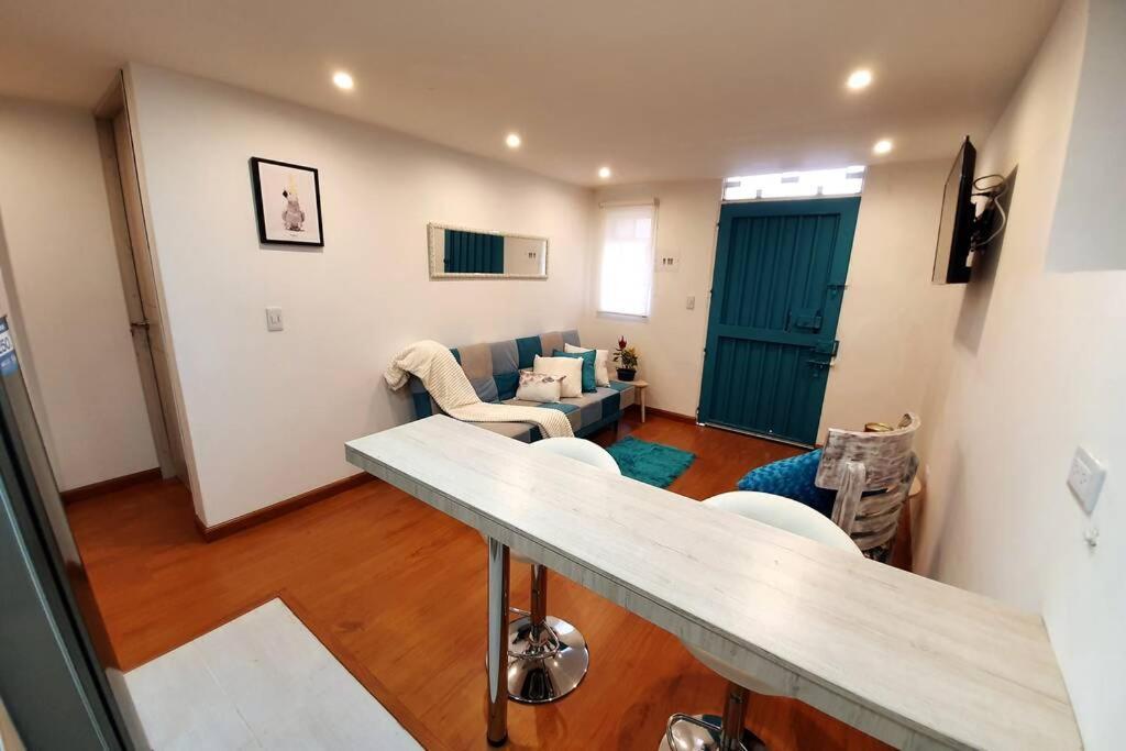 Apartamento Apto6 Nuevo: Corferias, Agora, Embajada, G12,un *
