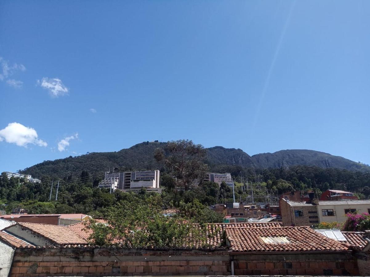 La Casa Amarilla D.c Pensión *