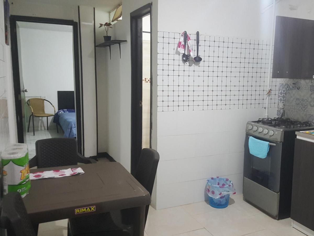 Cerca Al Club Militar Embajada Americana, Corferias Apartamento *