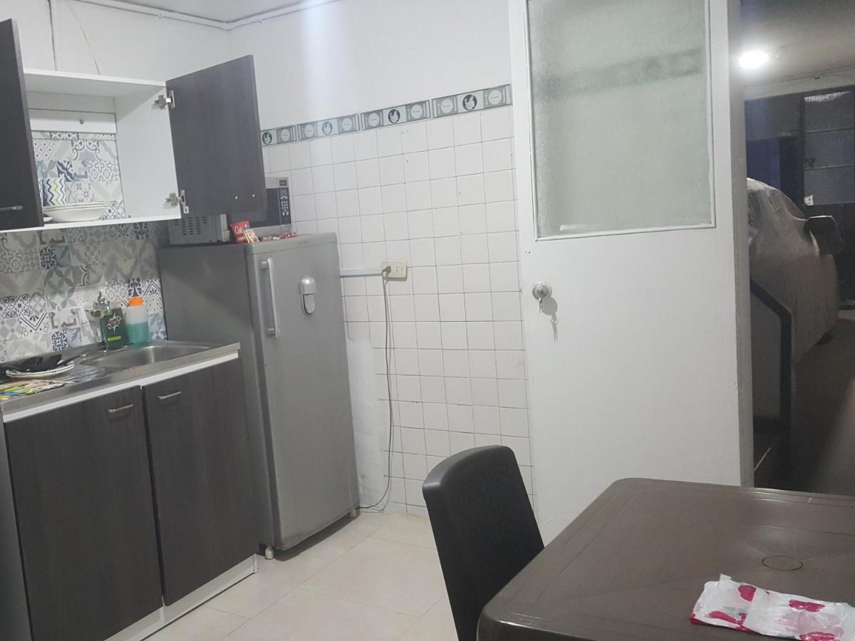 Cerca Al Club Militar Embajada Americana, Corferias Apartamento Bogotá