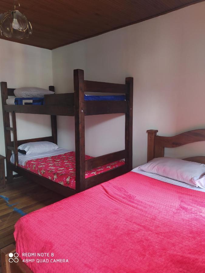 Hostal Hostal CQ Lourdes *
