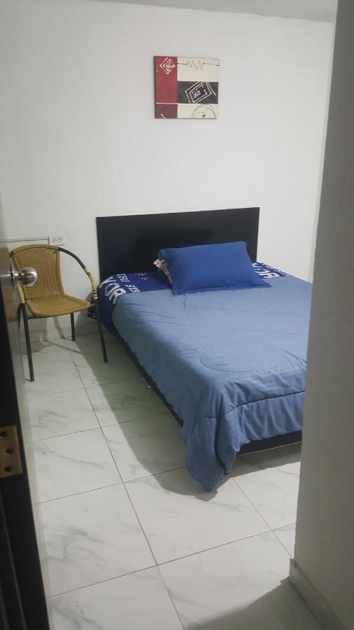 Cerca Al Club Militar Embajada Americana, Corferias Apartamento Bogotá