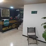 Ayenda Gold House