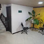 Ayenda Gold House