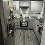Casa En El Norte De La Ciudad, A 5 Minutos Del Portal Norte