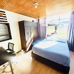 Hotel Casa Cerca A Unicentro Y Clinica Santa Fe En Usaquen