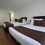 Hotel Castellana 100