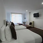 Hotel Castellana 100