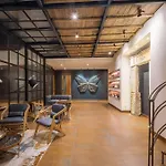 Moderno estudio en el centro de Bogotá.