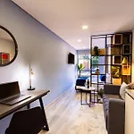 Modern Loft In 85 St