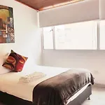 Unicentro baño y balcón privado Independiente