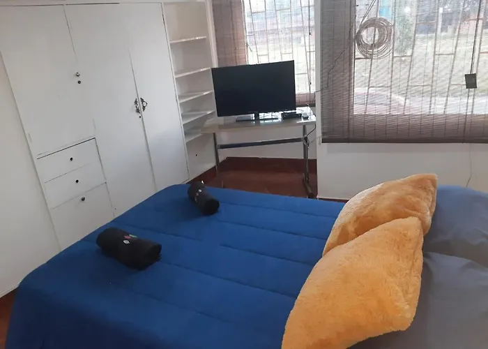 Habitacion con baño compatido en casa de familia en Corferias, Quinta Paredes, Embajada Americana