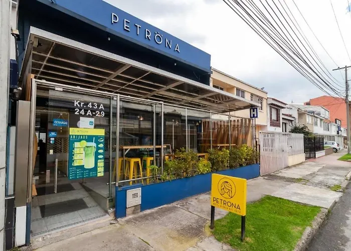 PETRONA Hotel y casa del Café