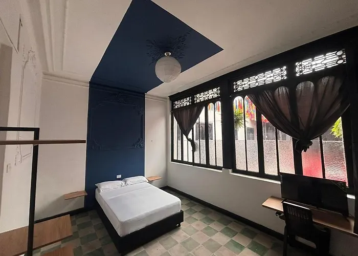 2Living Candelaria