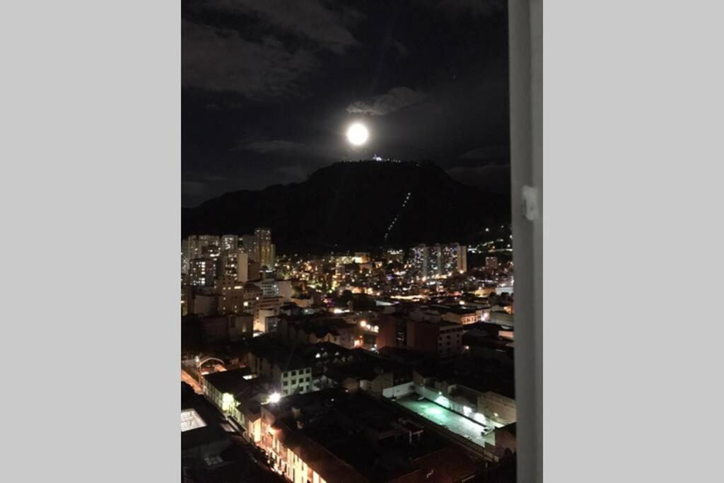 1902 - Increíble Apto Con Vista A La Ciudad Apartamento *