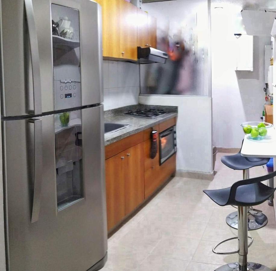 Comoda y acogedora habitación en apto compartido * Bogotá