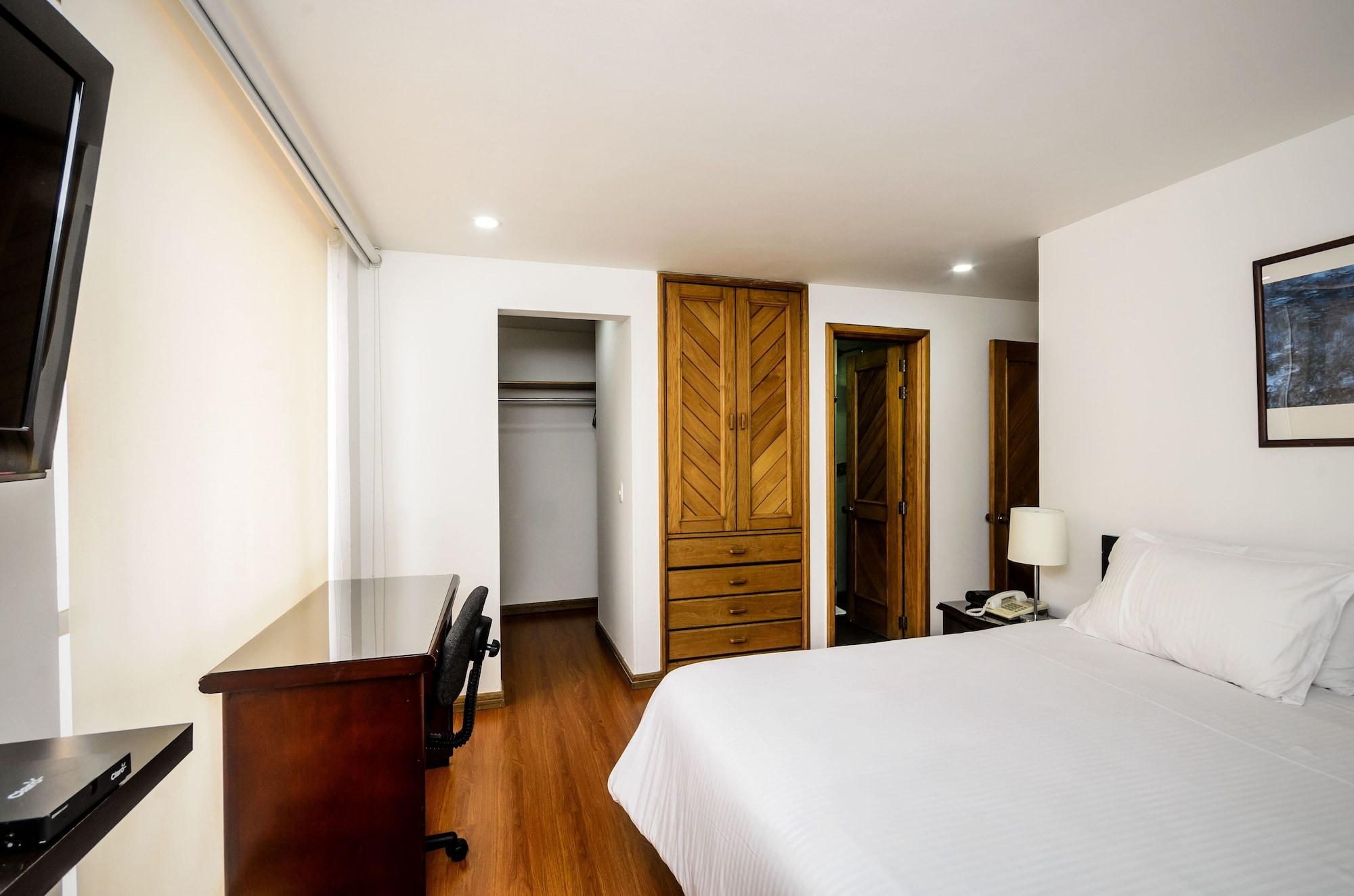 Travelers Fontana Plaza 4*