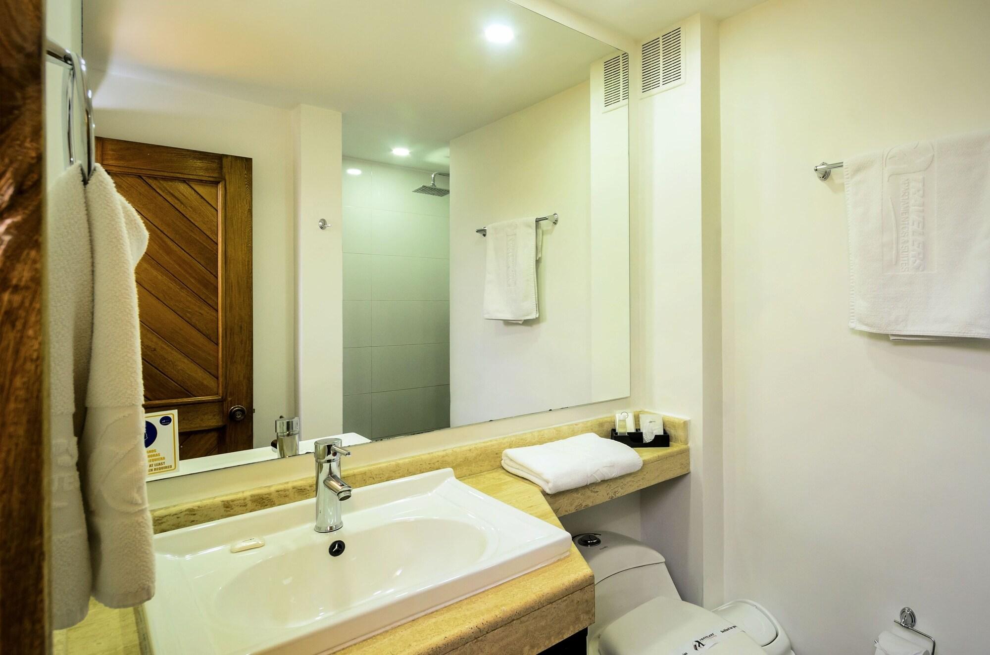 Travelers Fontana Plaza Apartahotel 4*